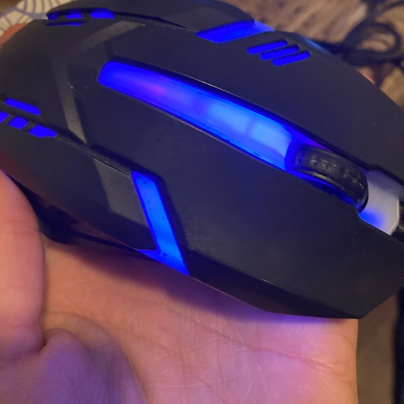 Glowing wired mouse - Picture 2 of 5